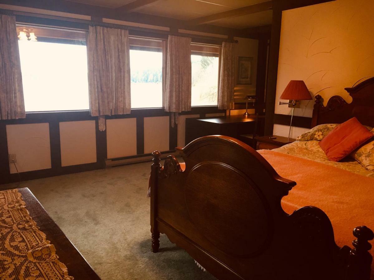 Oceanfront Suite Гибсонс Экстерьер фото